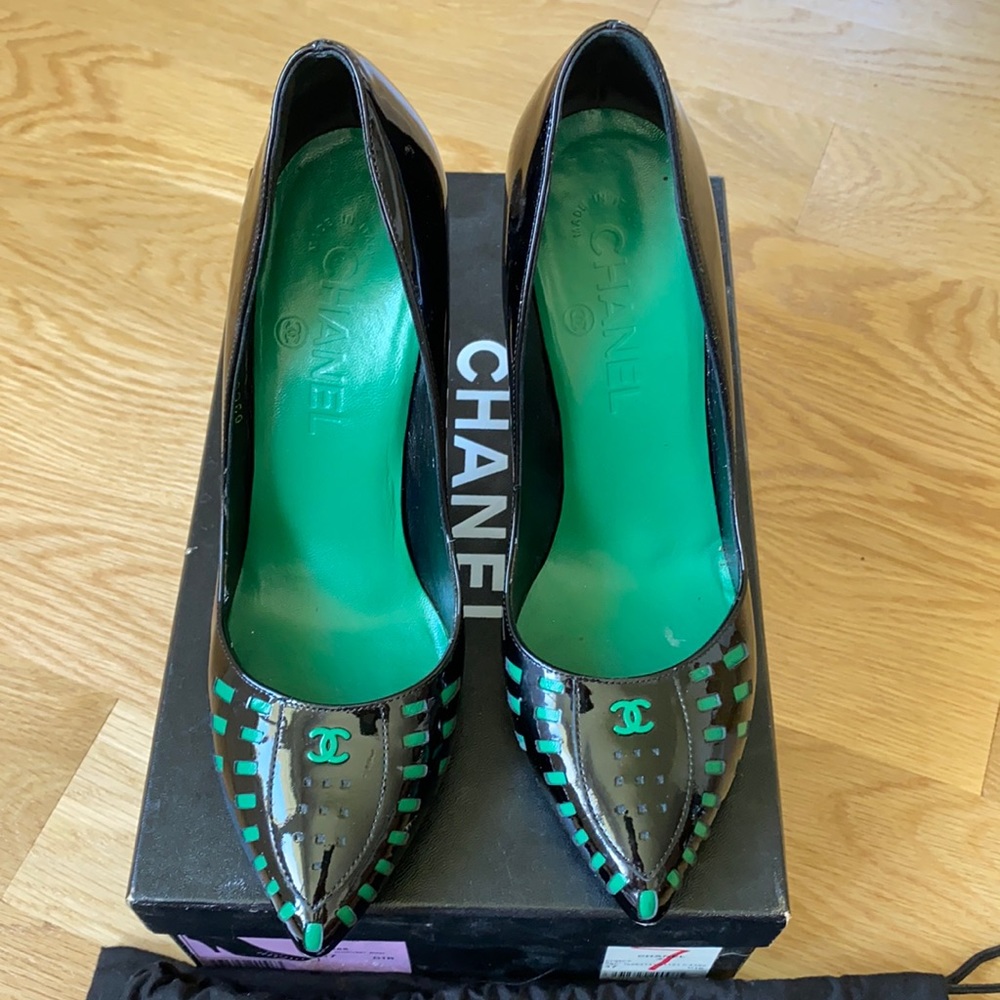 Patent Leather 100% Authentic CHANEL Pumps